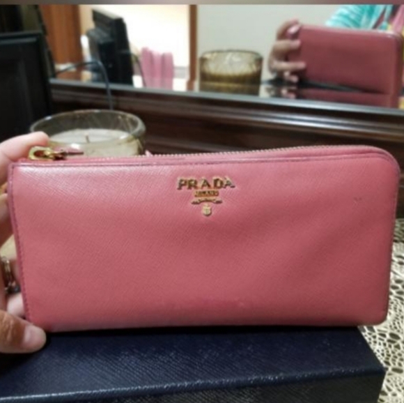 Prada Wallet - Picture 2 of 8
